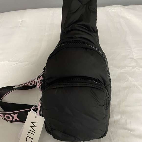 NWT WILDFOX Sling Logo Shoulder Bag Black/Pink. - Picture 9 of 14